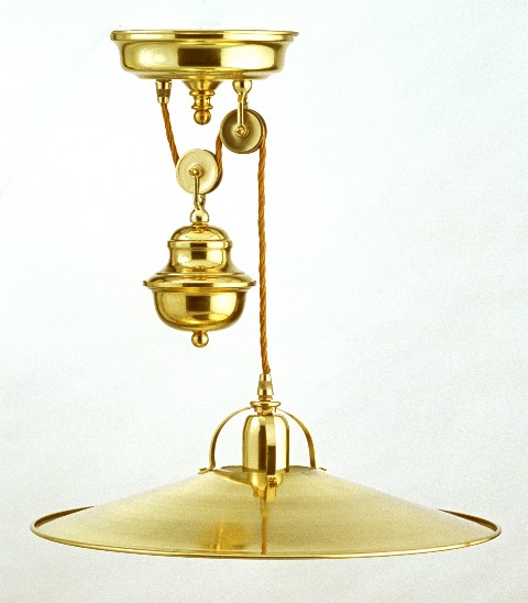 Lampe a suspendre � contrepoids en laiton II